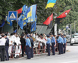 В Луцке патриарха ждут плакаты про КГБ 