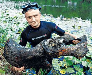 Водолазы ныряли за утопленником, а нашли останки мамонта! 