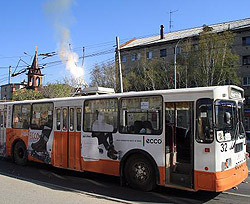 В Киеве женщина выпала из троллейбуса 