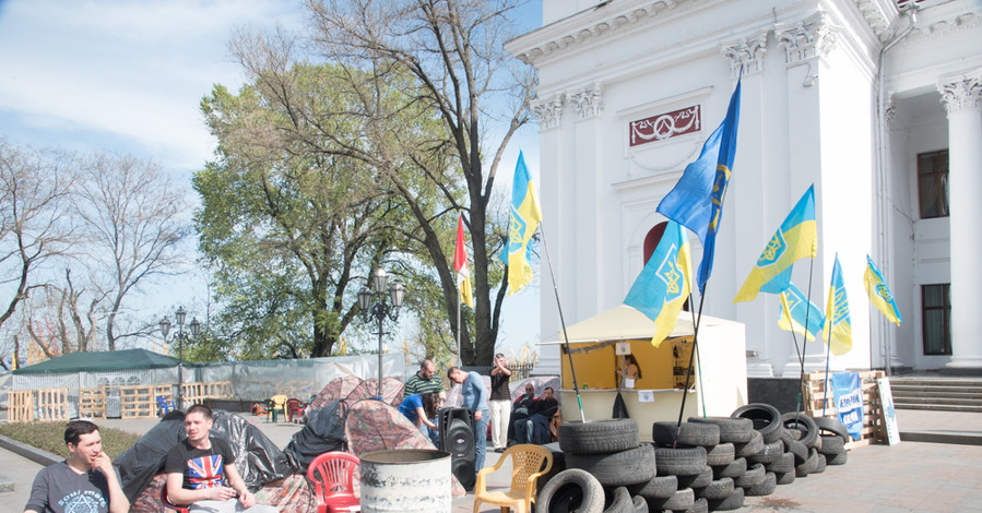 В Одессе начались новые протесты за отставку мэра