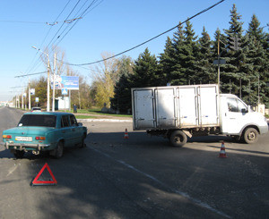 Газель с булками протаранила 