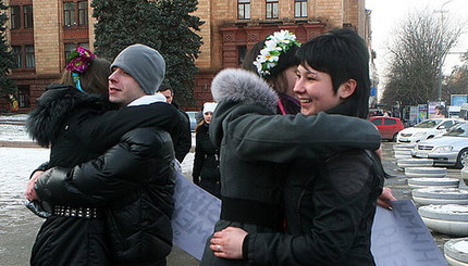 Сексуальная революция под памятником Ленину