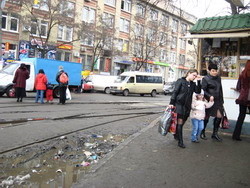 В центре города снесли 13 нелегальных ларьков 