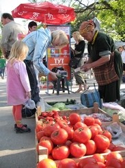 Торговцев покрасят в одинаковый цвет 