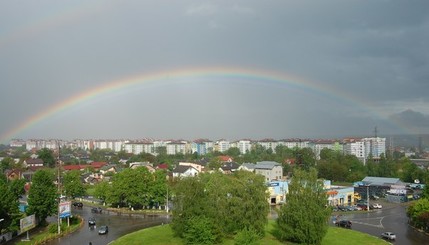 Небо Ивано-Франковска украсила радуга