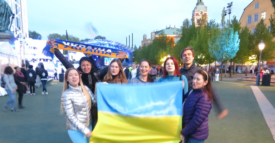За кулисами 