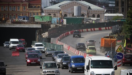 В Киеве открыли туннель на Почтовой площади  