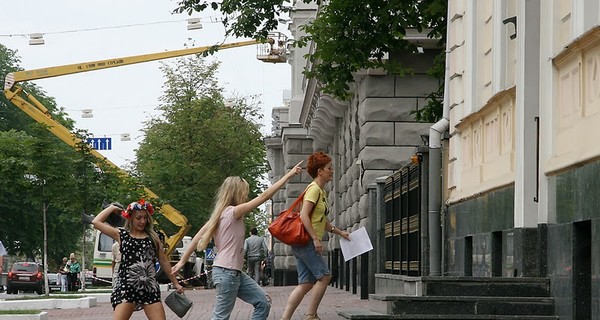 Девушкам из FEMEN угрожают расправой