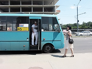 Харьковчане раскупают веера