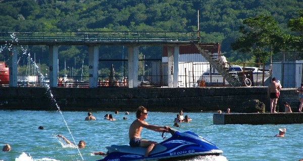 Житель Енакиево попал под  водный скутер в Крыму