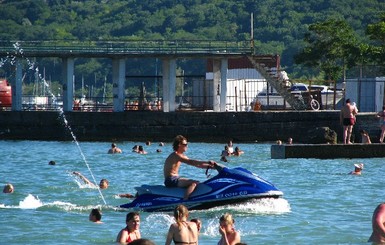 Житель Енакиево попал под  водный скутер в Крыму