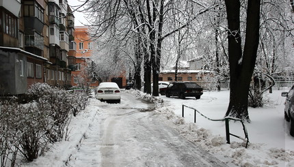 Киев засыпало снегом