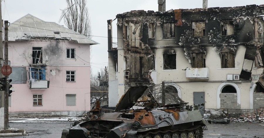 Город Углегорск в руинах