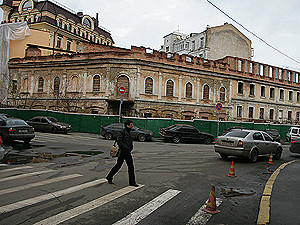 Власти начали отбирать особняки у нерадивых собственников