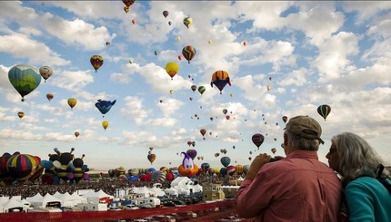 Международный фестиваль Balloon Fiesta удивил необычными шарами