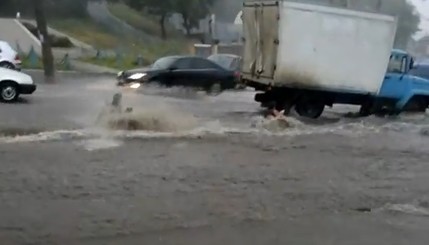 Водные горки после ливня в Одессе