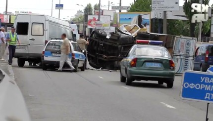 В Киеве разбиты четыре автомобиля, есть пострадавшие