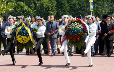 День ВМФ РФ прошел в Севастополе под приспущенными флагами