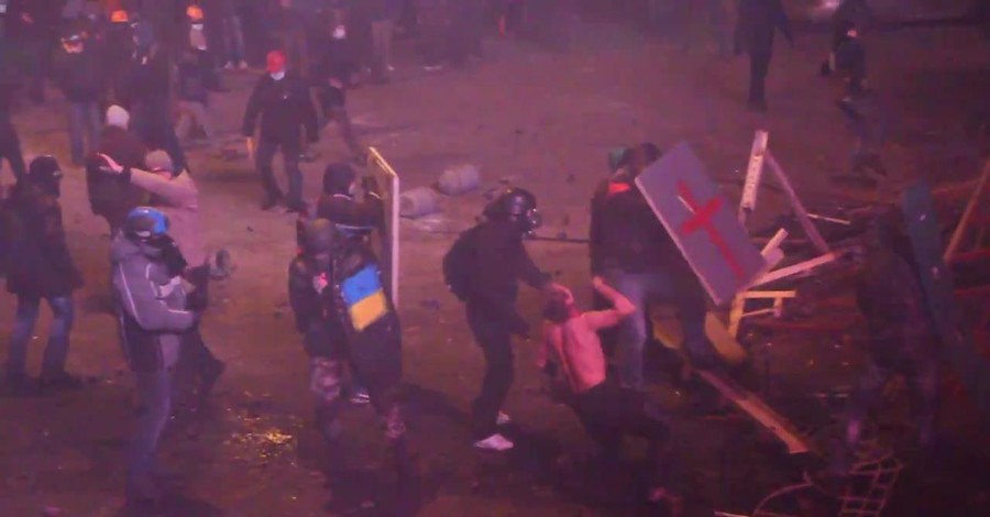 INSIDER: В митингующих стреляли резиновыми пулями