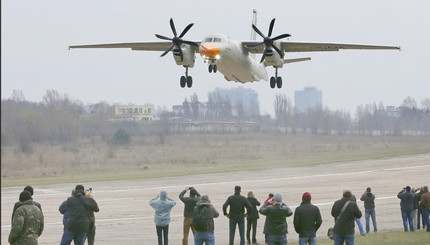 Первый полет Ан-132Д