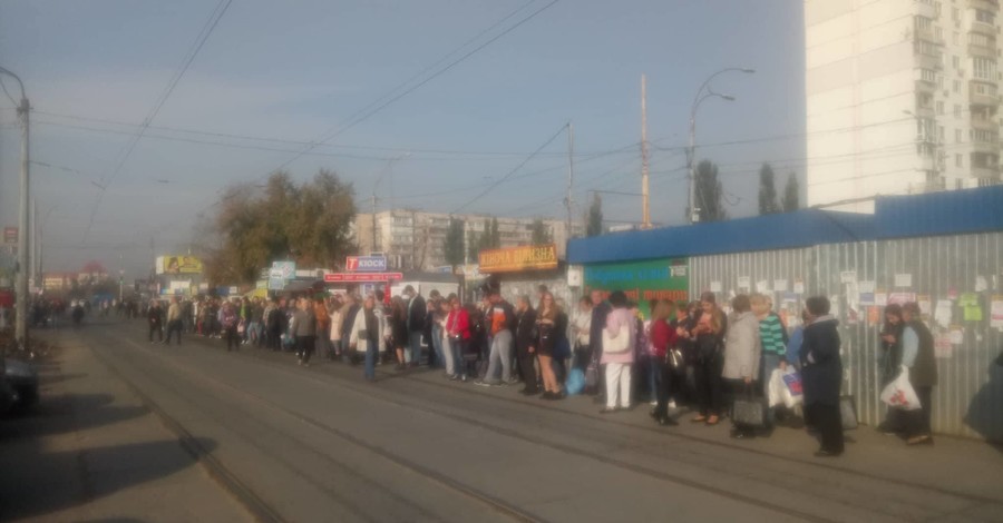 В Киеве остановилось метро. 19.10.2018