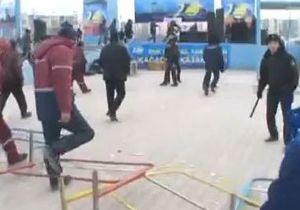 В казахском бунте нефтяников погибли 10 человек