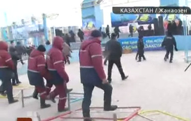 Спецвойска и бронетехника входят в казахский Жанаозен