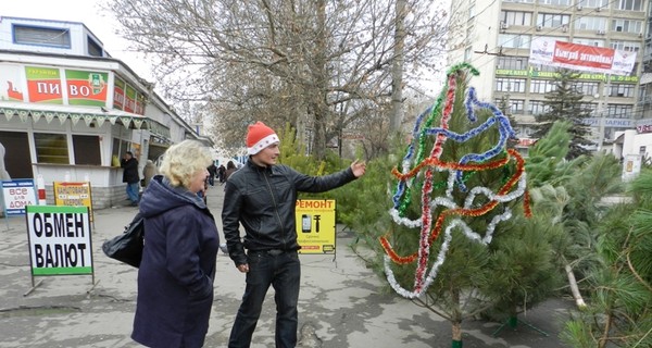 В столице Крыма торгуют 