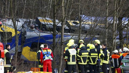 Авария: В Германии столкнулось два пассажирских поезда