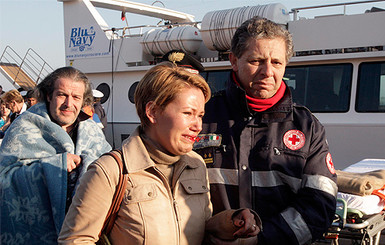 Крушение итальянского лайнера: Стюарды первыми прыгали в шлюпки, расталкивая пассажиров