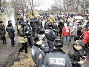 Тимошенко час общалась в колонии с массажистом 