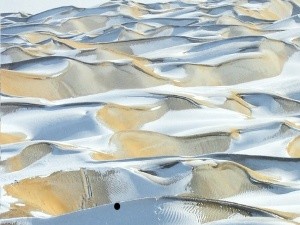 В пустыне Сахара выпал снег