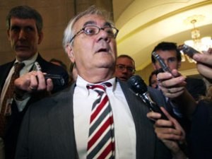 Американский конгрессмен готовится к свадьбе с приятелем