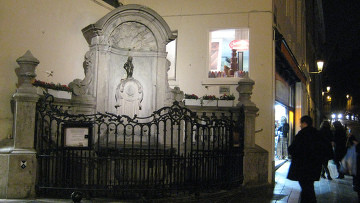 У знаменитого писающего мальчика замерз фонтан