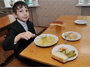 За школьные завтраки заплатит городская власть