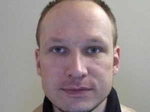 Брейвик просит медаль