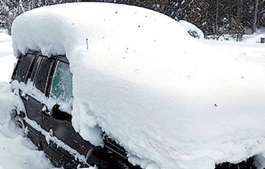 Житель Швеции два месяца просидел в заваленной снегом машине 