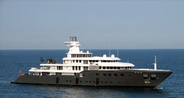 В Карибском море олигарх спас дайверов