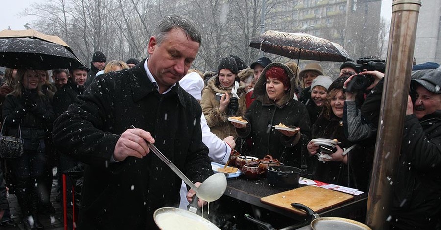 Мэр и моржи угостят горожан блинами