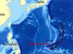 Джеймс Кэмерон начал погружаться в Марианскую впадину