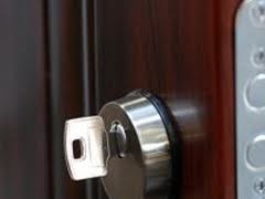 Мужик купил сейф с 26 тысячами долларов внутри