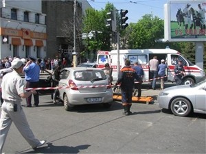 Днепропетровск начинает успокаиваться – народ гуляет по центру и готовится к маевке  