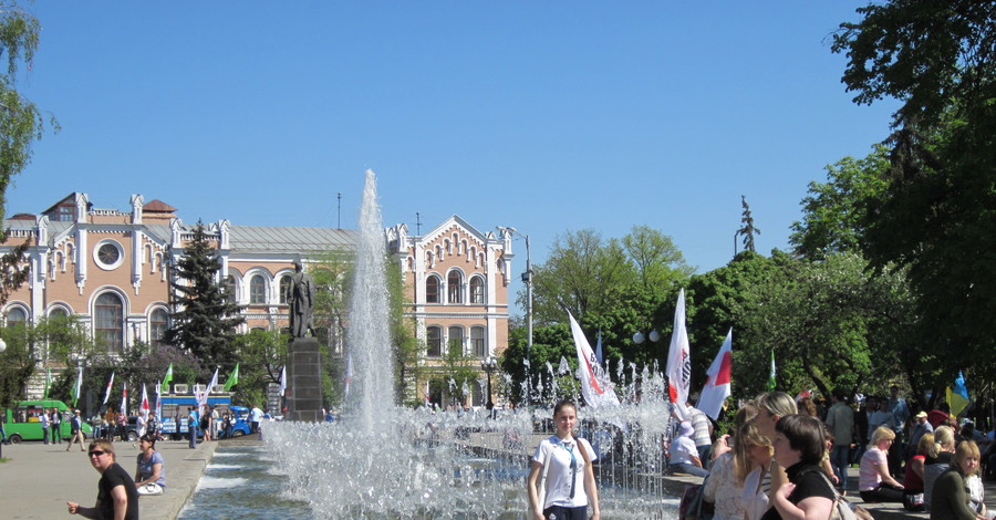 В городе стартовал сезон фонтанов