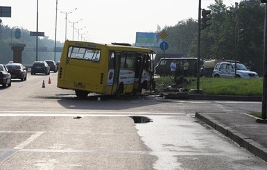 Грузовик с вином убил водителя автобуса