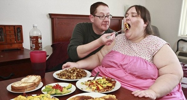 Толстуха весом в 3,5 центнера вышла замуж за шеф-повара