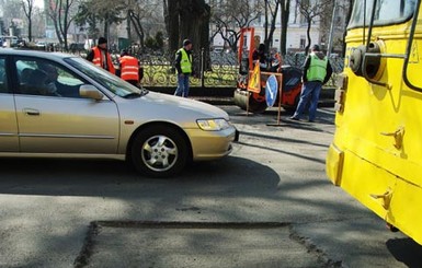 После смерти мотоциклиста ямы начнут ограждать