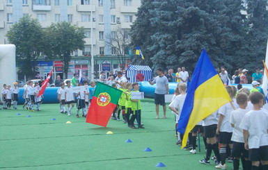 Украинская сборная в финале Евро обыграла со счетом 1:0 Голландию 