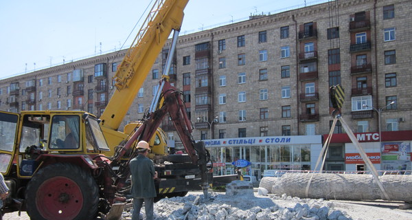 Харьков временно остался без монумента Независимости