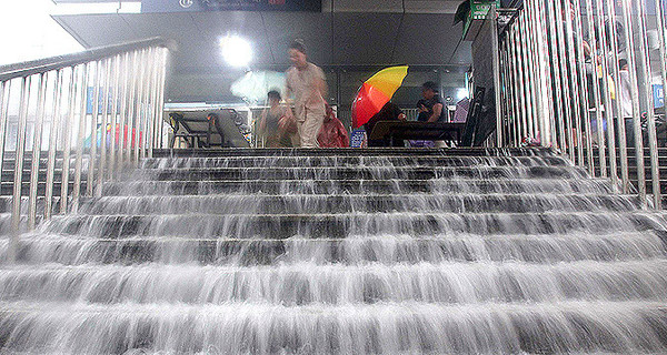 Число жертв сильнейшего за последние 60 лет ливня в Пекине выросло до 37 человек