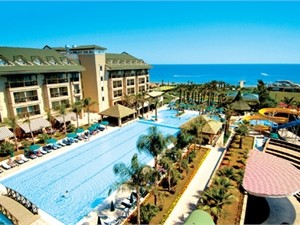 Турция рассказала, сколько денег зарабатывает на туризме